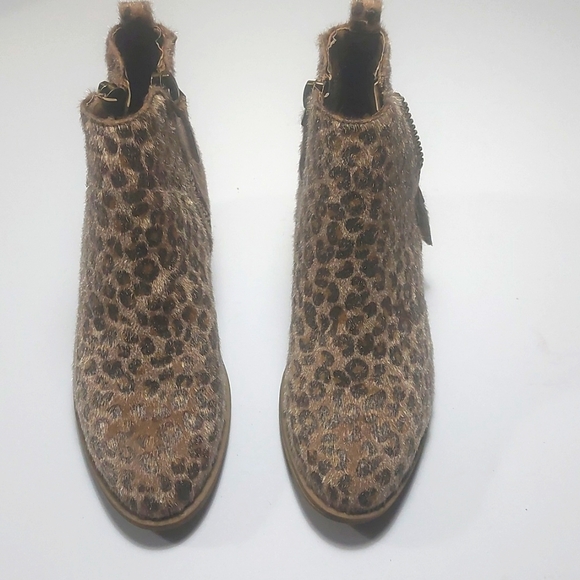 Very G Taupe Devine Leopard Print Bootie Size 8.5M - Picture 2 of 15